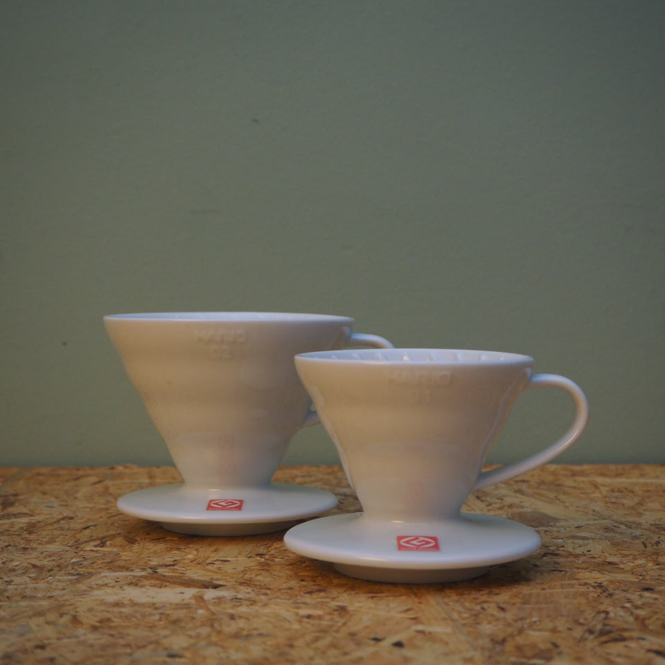 HARIO COFFEE DRIPPER V60 - Handfilter aus Keramik weiss - KOFFEINSHOP